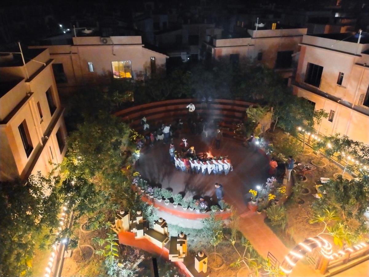 מלון בולפור Charulata Residency מראה חיצוני תמונה