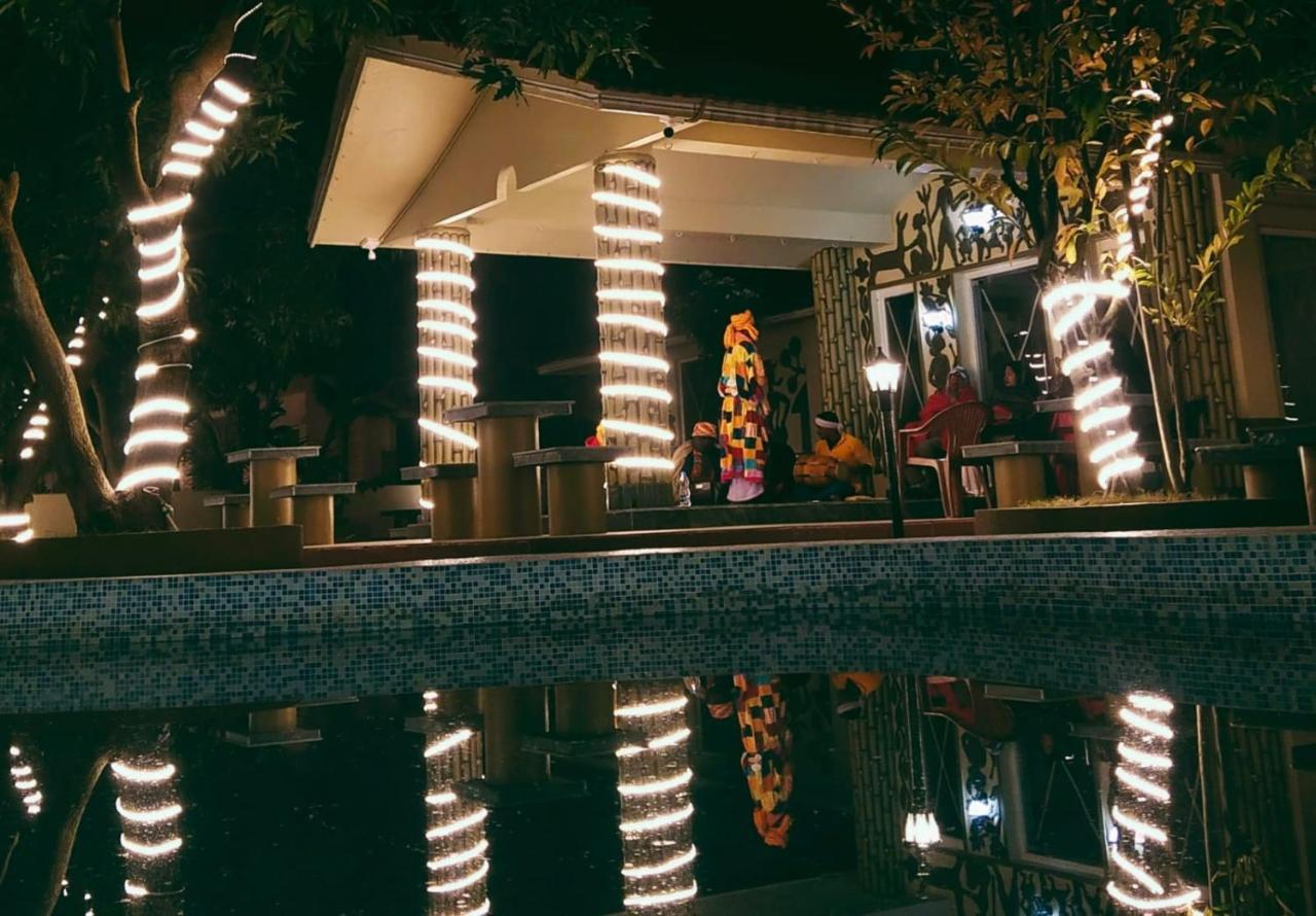 מלון בולפור Charulata Residency מראה חיצוני תמונה