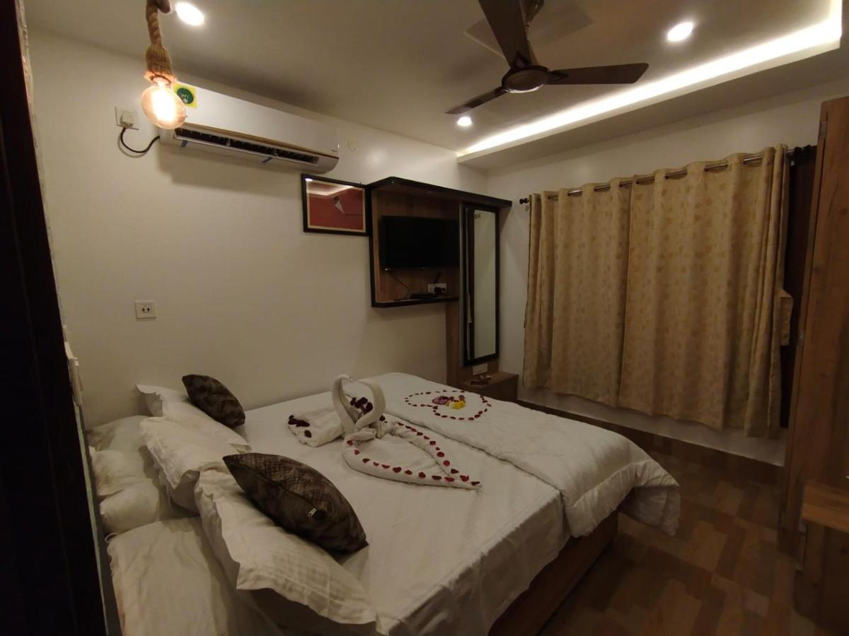 מלון בולפור Charulata Residency מראה חיצוני תמונה
